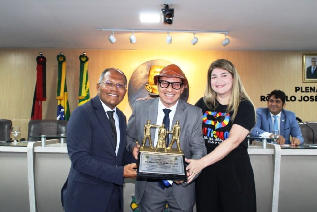 CMCG concede Título de Cidadania Campinense ao humorista Mução