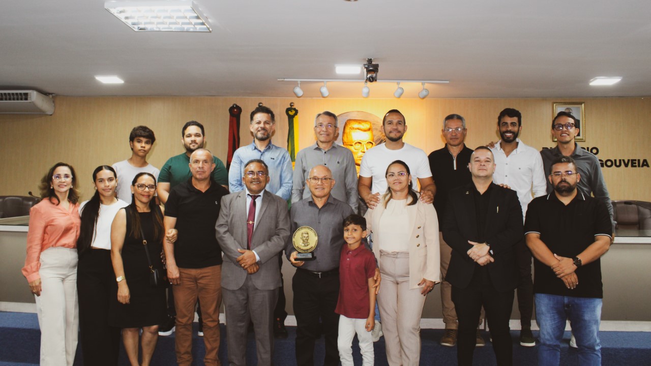 CMCG concede Medalha de Honra ao Mérito a José Itamar Santos