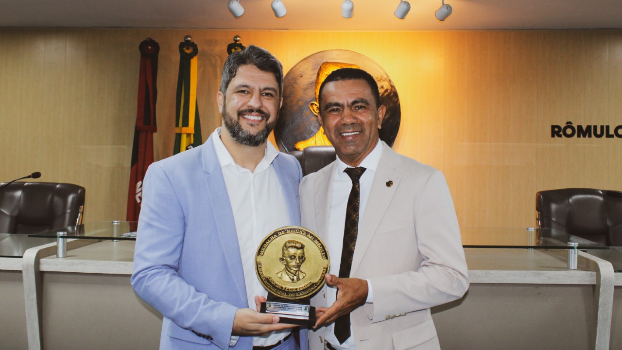 CMCG concede Medalha de Honra ao Mérito a José Marcos de Carvalho